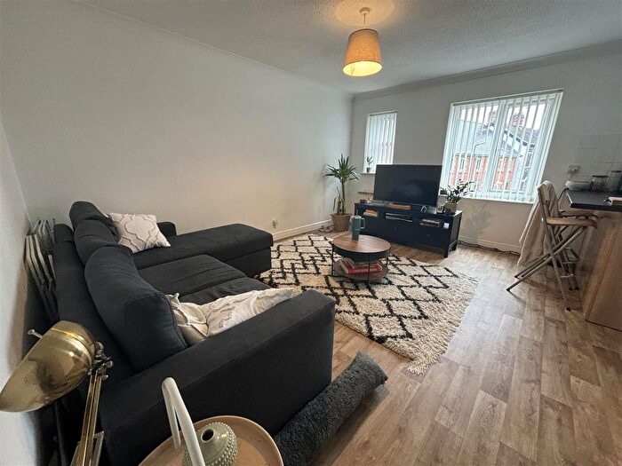 2 Bedroom Flat To Rent In Windsor Mews, Adamsdown Square, Cardiff, CF24