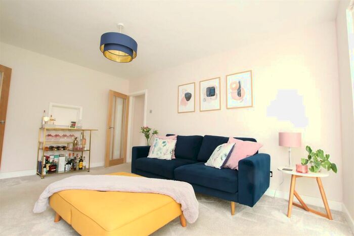 2 Bedroom Flat To Rent In Jesse Hughes Court, Bath, BA1