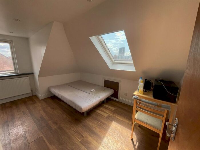 Studio To Rent In Kingsley Road, Hounslow, TW3