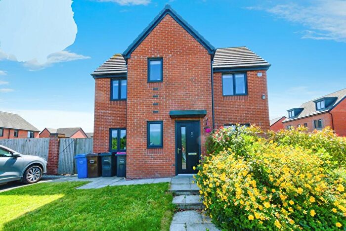 3 Bedroom Semi-Detached House For Sale In Riverside Way, Salford, Lancashire, M6