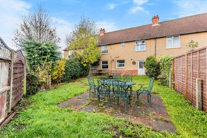 5 Bedroom Terraced House To Rent In Shepherds Hill, Guildford, GU2