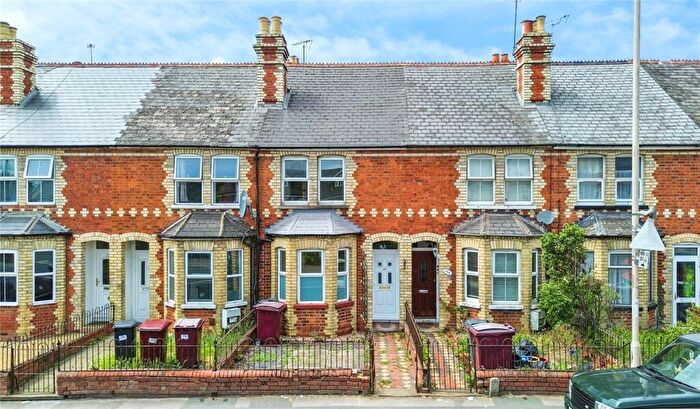 3 Bedroom Terraced House For Sale In Basingstoke Road, Reading, Berkshire, RG2
