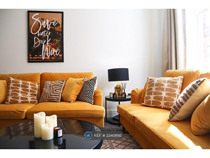 2 Bedroom Flat To Rent In High Street, Knaresborough, HG5