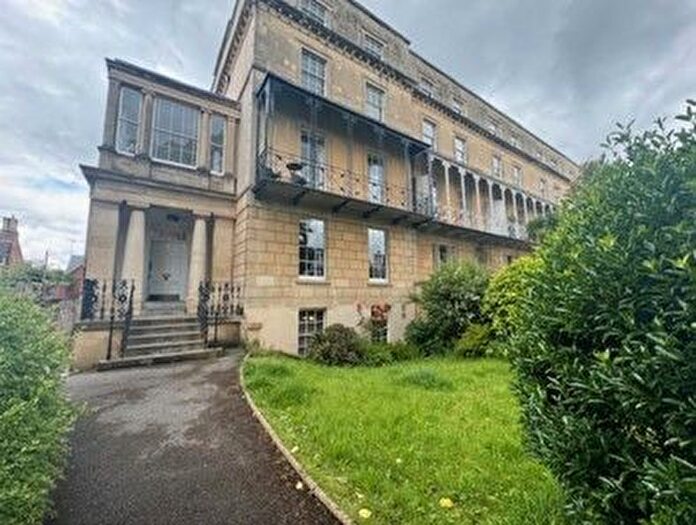 3 Bedroom Flat To Rent In Oakfield Road, Clifton, Bristol, BS8