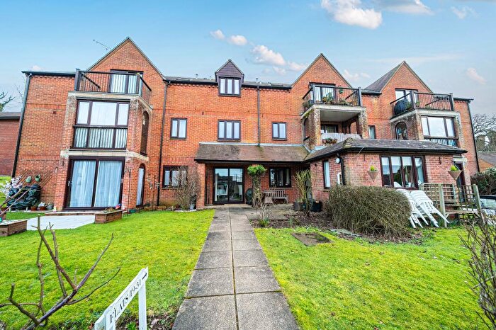 1 Bedroom Flat For Sale In Farmoor, Oxford, OX2