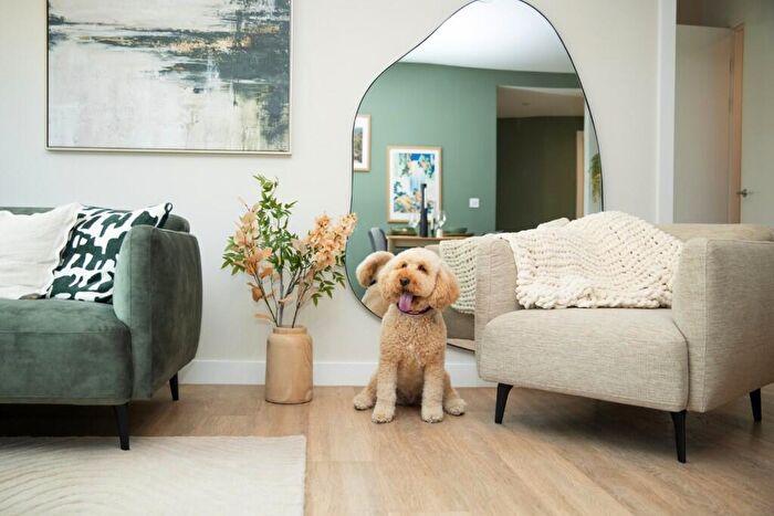 2 Bedroom Apartment To Rent In The Octagon, Birmingham, B3