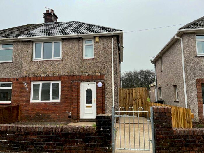 2 Bedroom House To Rent In March Hywel, Pontardawe, SA8