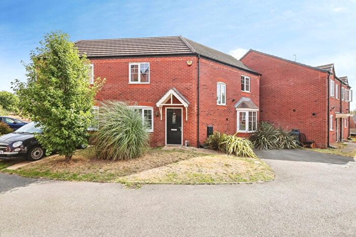 3 Bedroom Semi-Detached House For Sale In Caban Close, Birmingham, West Midlands, B31