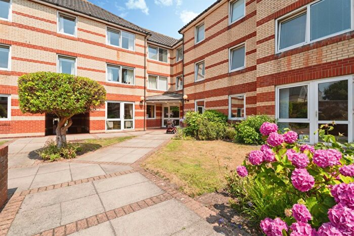 2 Bedroom Flat For Sale In Louden Road, Cromer, NR27