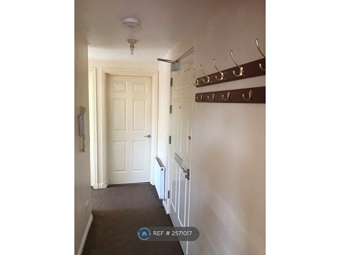 2 Bedroom Flat To Rent In Mill Street, Kirkcaldy, KY1