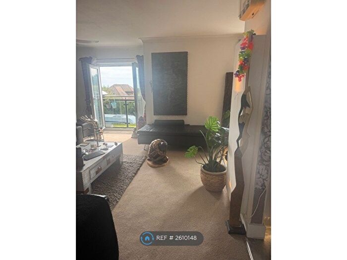 2 Bedroom Flat To Rent In Seabrook Road, Hythe, CT21
