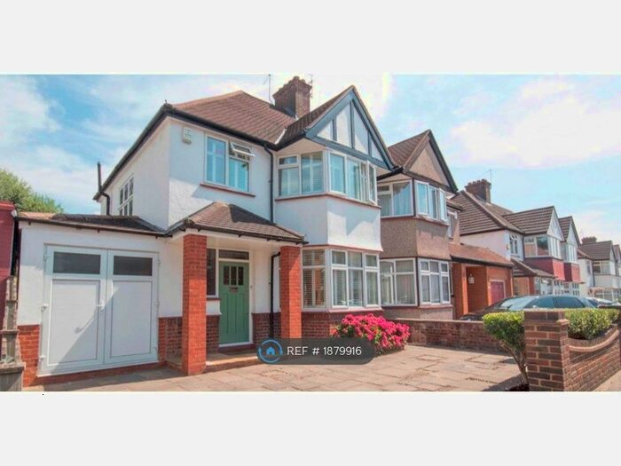 4 Bedroom Semi-Detached House To Rent In South Way, Harrow, HA2
