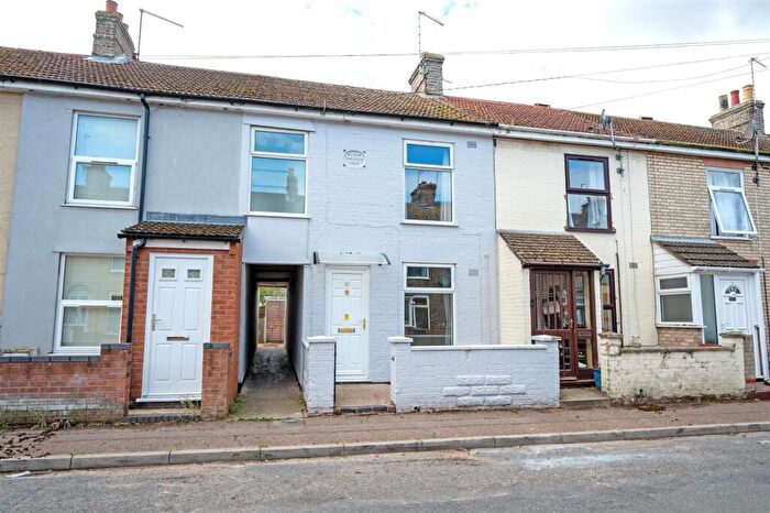 2 Bedroom Terraced House For Sale In Trafalgar Road West, Gorleston, NR31