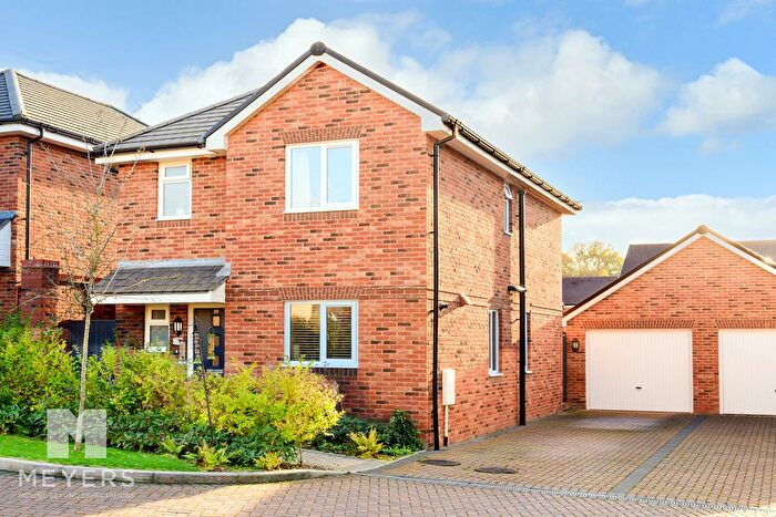 3 Bedroom Detached House For Sale In Parlour Way, Verwood, BH31