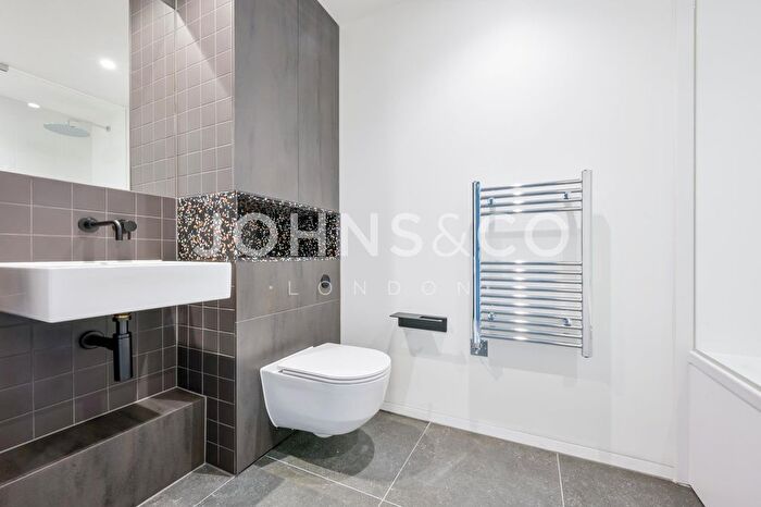 Studio For Sale In Greenwich Peninsula, Harbour Walk, SE10