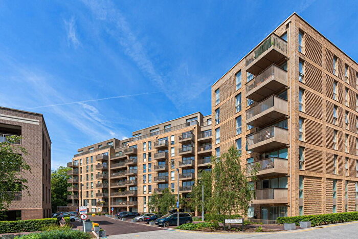3 Bedroom Flat For Sale In Adenmore Road, London, SE6