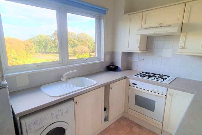 1 Bedroom Flat For Sale In Milton Court, Wellesley Road, Twickenham, TW2
