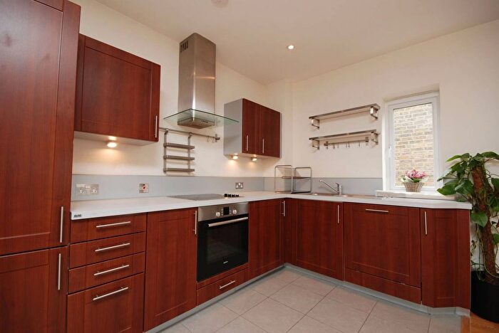 2 Bedroom Flat To Rent In Britannia Road, Surbiton, KT5