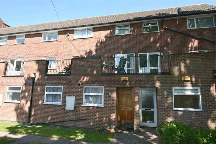 2 Bedroom Apartment To Rent In Bronte Court, NG7
