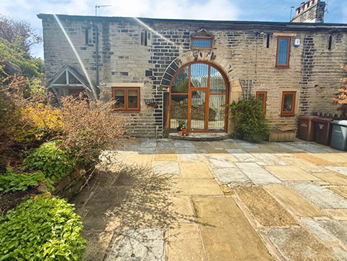 4 Bedroom Barn Conversion For Sale In Main Street, Wilsden, Bradford, BD15