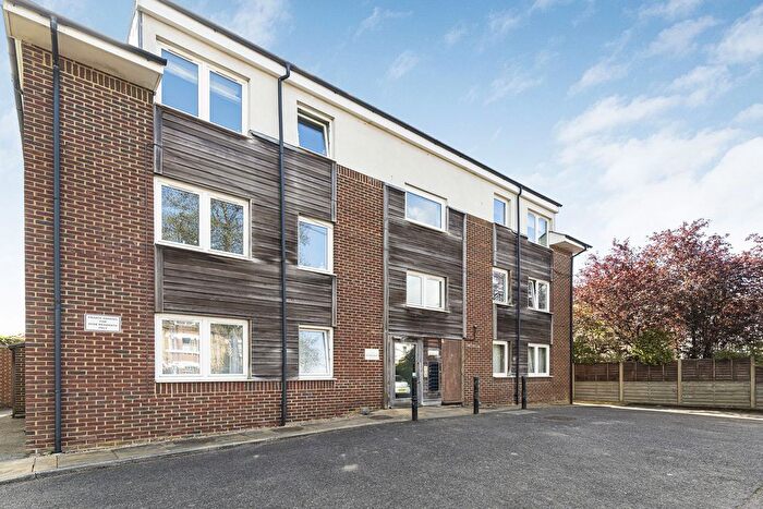 1 Bedroom Flat For Sale In Copers Cope Road, Beckenham, BR3