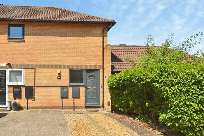 2 Bedroom Maisonette For Sale In Gramwell, Shenley Church End, Milton Keynes, MK5