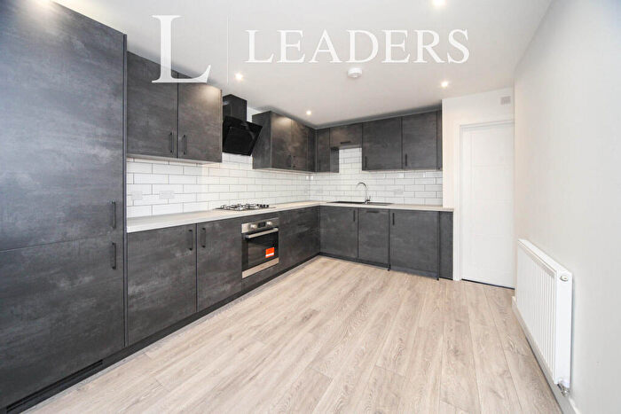 2 Bedroom Flat To Rent In West Street, LU6