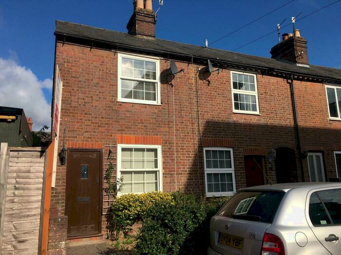 2 Bedroom Cottage To Rent In George Street, Chesham, HP5
