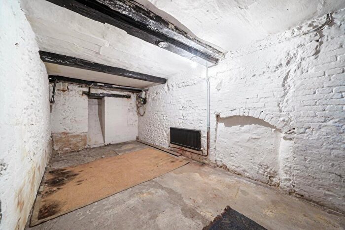 3 Bedroom Town House For Sale In Bury St. Edmunds, Suffolk, IP33