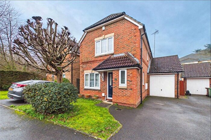 3 Bedroom Link Detached House For Sale In Leverkusen Road, Bracknell, Berkshire, RG12