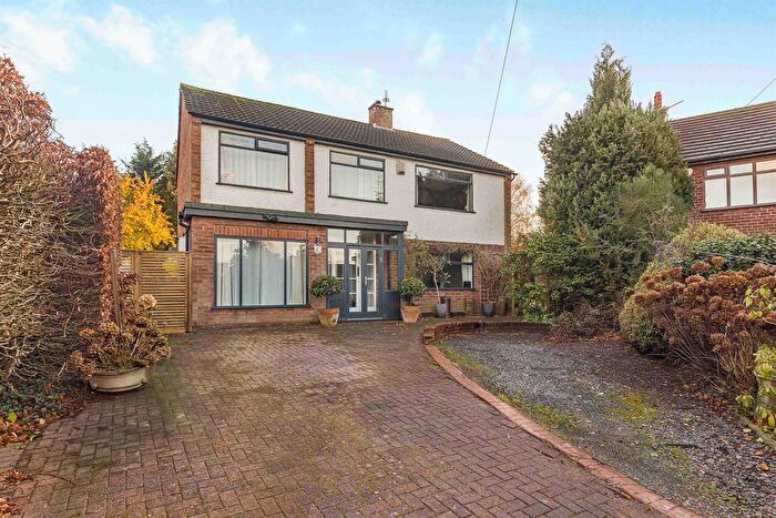 6 Bedroom Detached House For Sale In Croft Close, Hale Barns, WA15