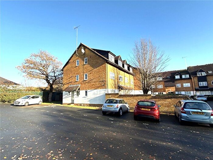 Studio For Sale In Boleyn Way, Barnet, EN5