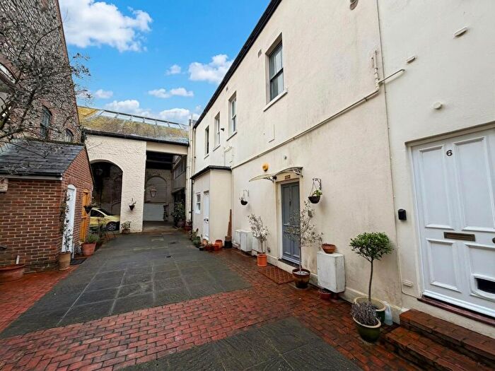 2 Bedroom Mews To Rent In Gloucester Road, Brighton, BN1