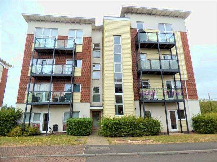 2 Bedroom Flat To Rent In Park View Road, Leatherhead, KT22