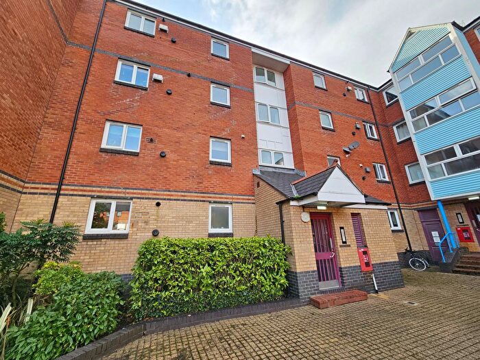 1 Bedroom Flat To Rent In Abernethy Quay, Swansea, SA1