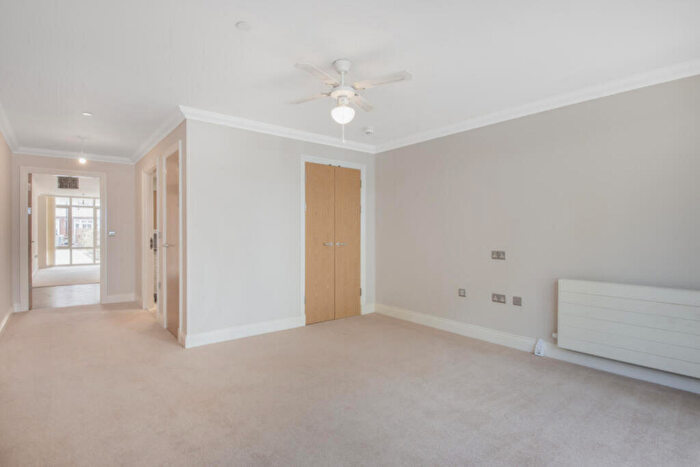 1 Bedroom Flat For Sale In Rowhill Road, Swanley, BR8