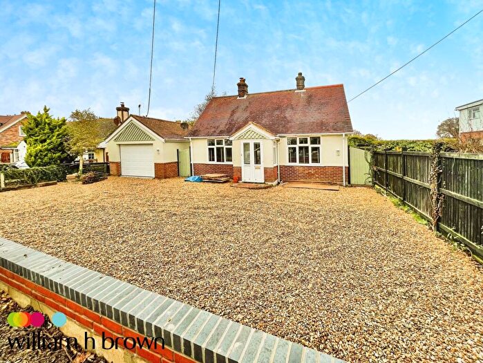 3 Bedroom Detached Bungalow To Rent In Harwich Road, Great Oakley, Harwich, CO12