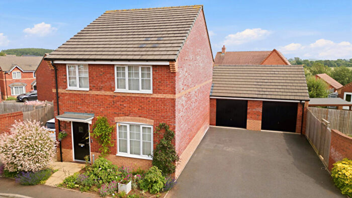 3 Bedroom Detached House For Sale In Stammers Way, Bishops Tachbrook, Leamington Spa, CV33