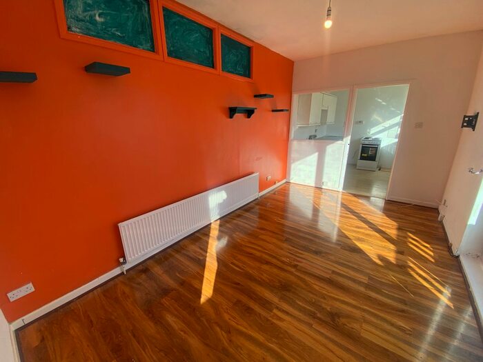 1 Bedroom Flat To Rent In Britannia Road, Kingswood, Bristol, BS15