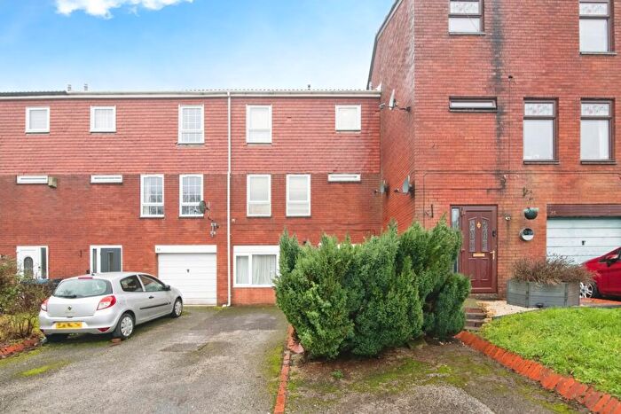 3 Bedroom Town House For Sale In Rothesay Croft, Birmingham, West Midlands, B32