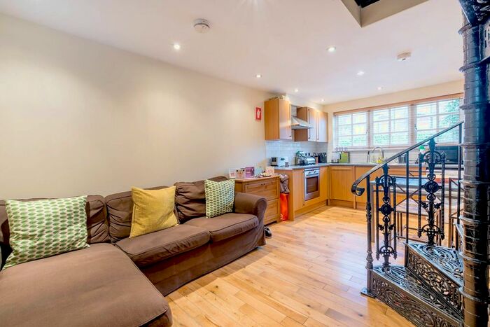 1 Bedroom Mews To Rent In Salisbury Mews, Fulham, London, SW6