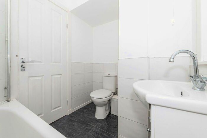 1 Bedroom Flat For Sale In Main Street, Stenhousemuir, FK5