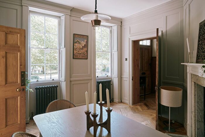 4 Bedroom Terraced House For Sale In The Butts, London, TW8