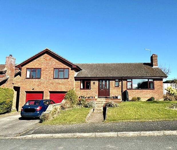 4 Bedroom Detached House For Sale In Waverley Close, Odiham, Hook, RG29