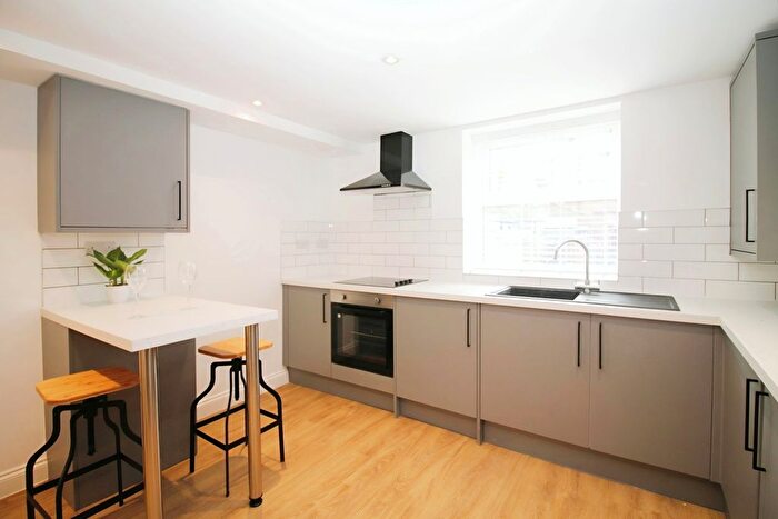 1 Bedroom Flat To Rent In Back Carberry Road, Hyde Park, Leeds, West Yorkshire, LS6