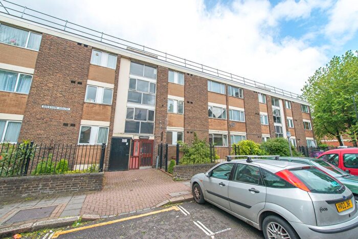 2 Bedroom Flat For Sale In Dickson House, Philpott Street, London, E1