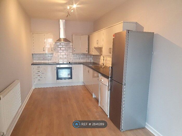 3 Bedroom Flat To Rent In Bedminster, Bristol, BS3