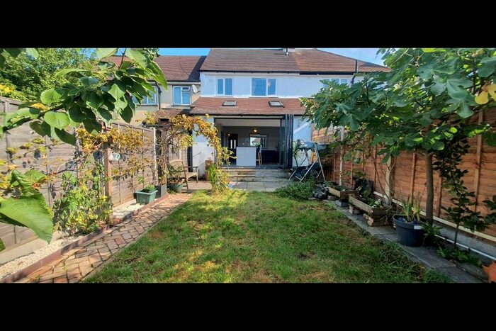 2 Bedroom Terraced House To Rent In Lynmouth Avenue, Morden, SM4