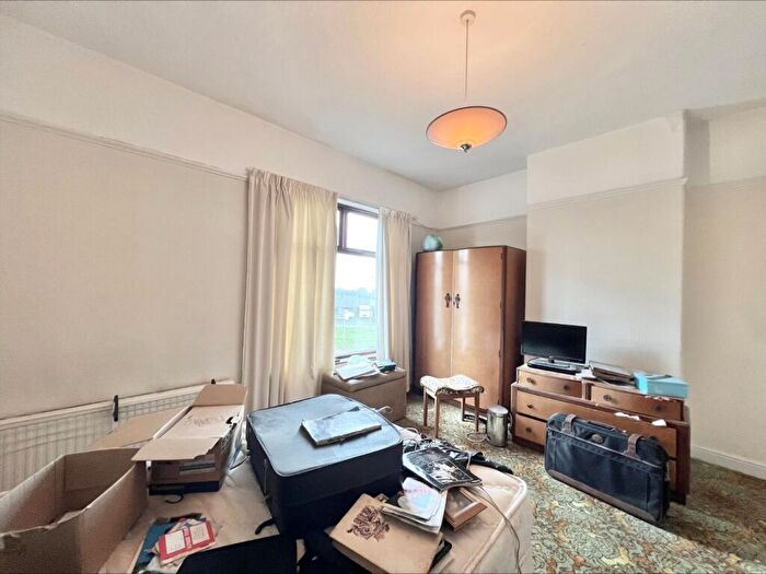 3 Bedroom End Of Terrace House For Sale In Higher Ainsworth Road, Radcliffe, Manchester, Greater Manchester, M26