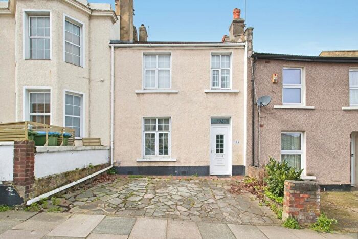 3 Bedroom Terraced House For Sale In Burrage Road, London, SE18